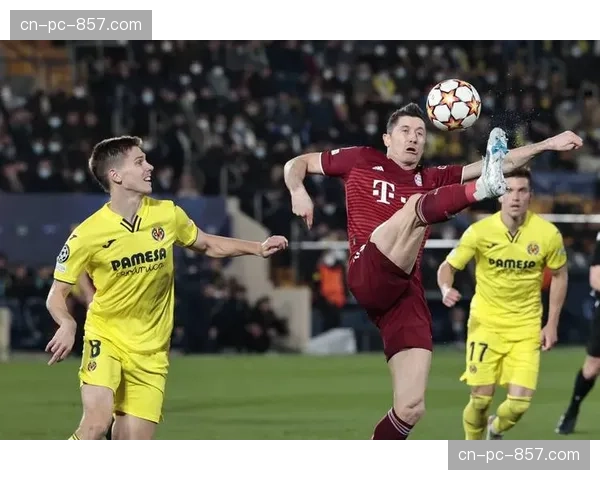 半场战报：比利亚雷亚尔1-0领先阿尔梅里亚，莫雷诺凌空抽射破门