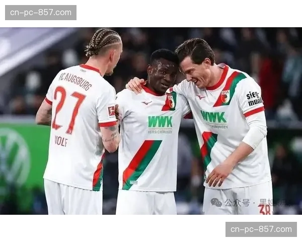 德甲第24轮:莱茵-内卡勒沃库森主场不敌菲尔特,跌出前三。 德甲第24轮:莱茵-内卡勒沃库森主场不敌菲尔特,跌出前三。
