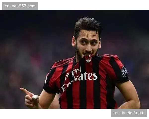 “战报速递：国际米兰2-1尤文图斯，恰尔汗奥卢抢断策动制胜球”